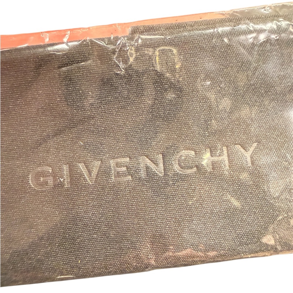 Givenchy Puffer Pouch Sunglasses Case and Lens Cleaning Cloth, Drawstring Cord - Picture 4 of 4